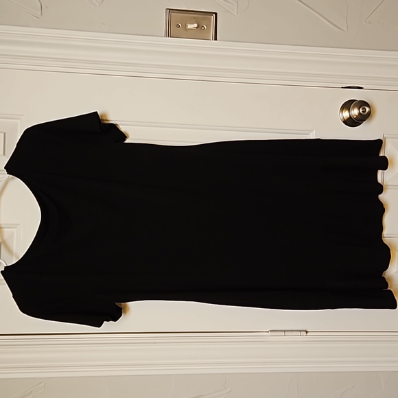 EUC White House Black Market Short Sleeve Black Dress Hem & Keyhole Detail - Picture 2 of 8